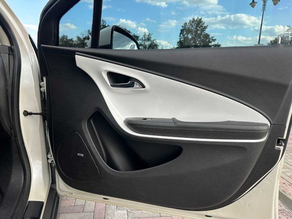 Chevrolet Volt 1. Шевроле вольт.