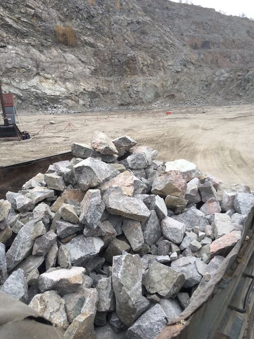 Бутовый камень,щебень,шлак,чернозем,песок,отсев. Вывоз мусора.