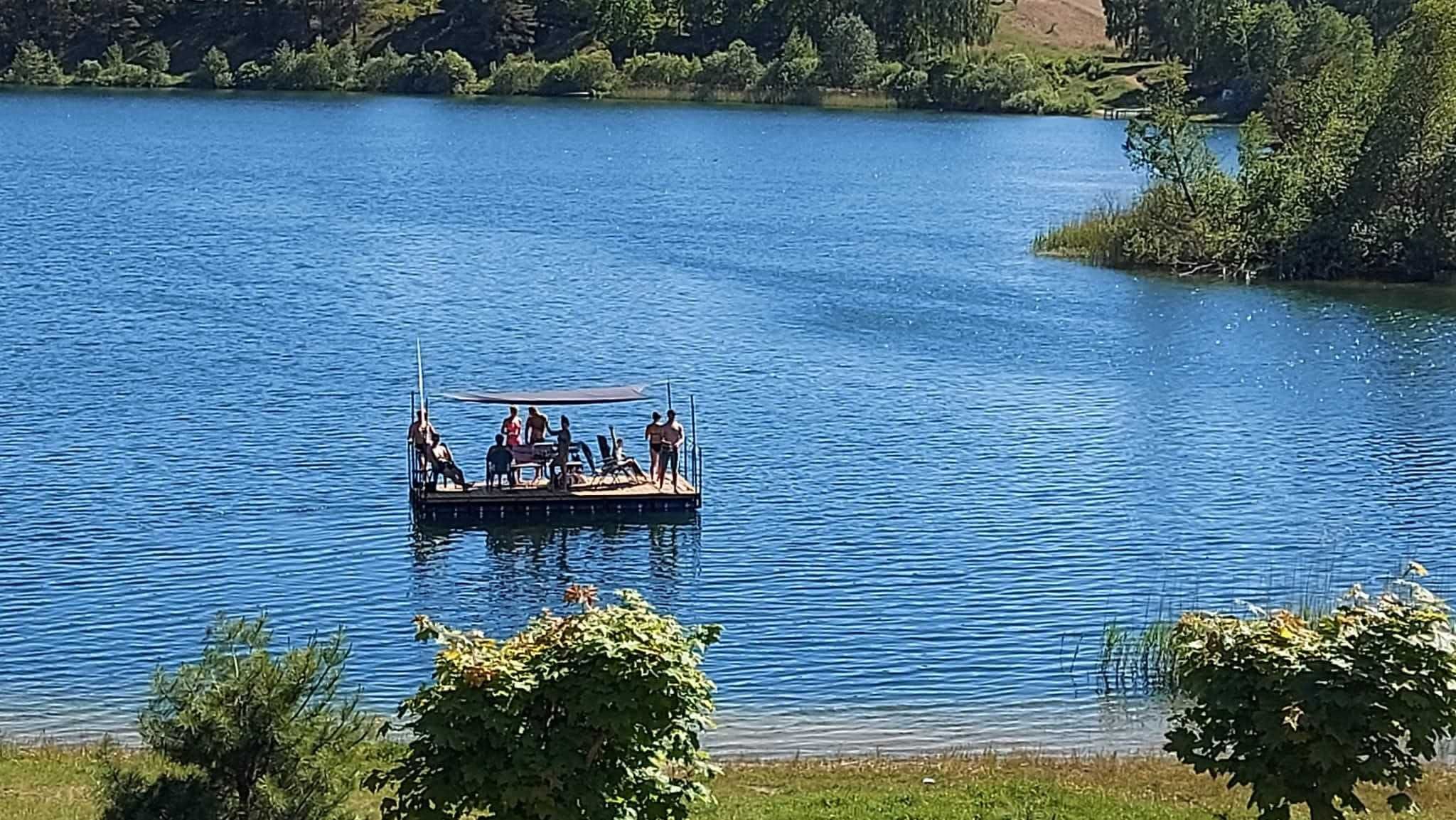 domek na Kaszubach, nad jeziorem, linia brzegowa, balia ogrodowa