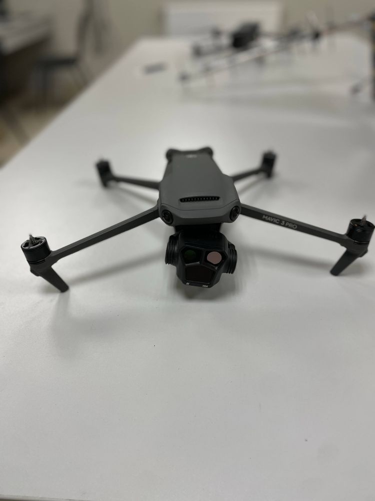 DJI Mavic 3 Pro • Ідеальний стан • Камера Hasselblad