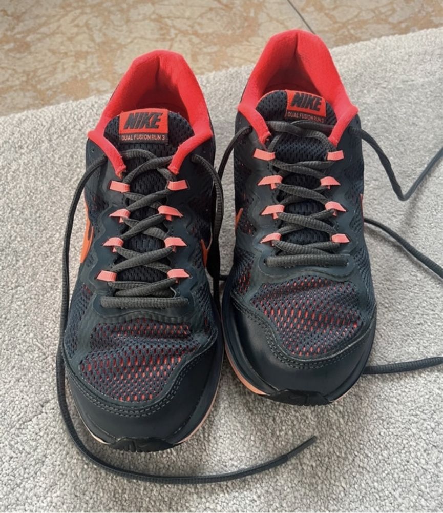 Nike dual fusion uk4.5 eu38
