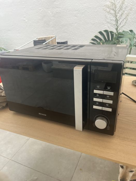 Micro-ondas Becken 28L com Grill – Excelente estado