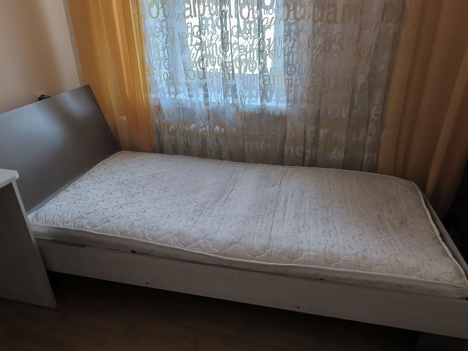 дитяче ліжко з матрасом