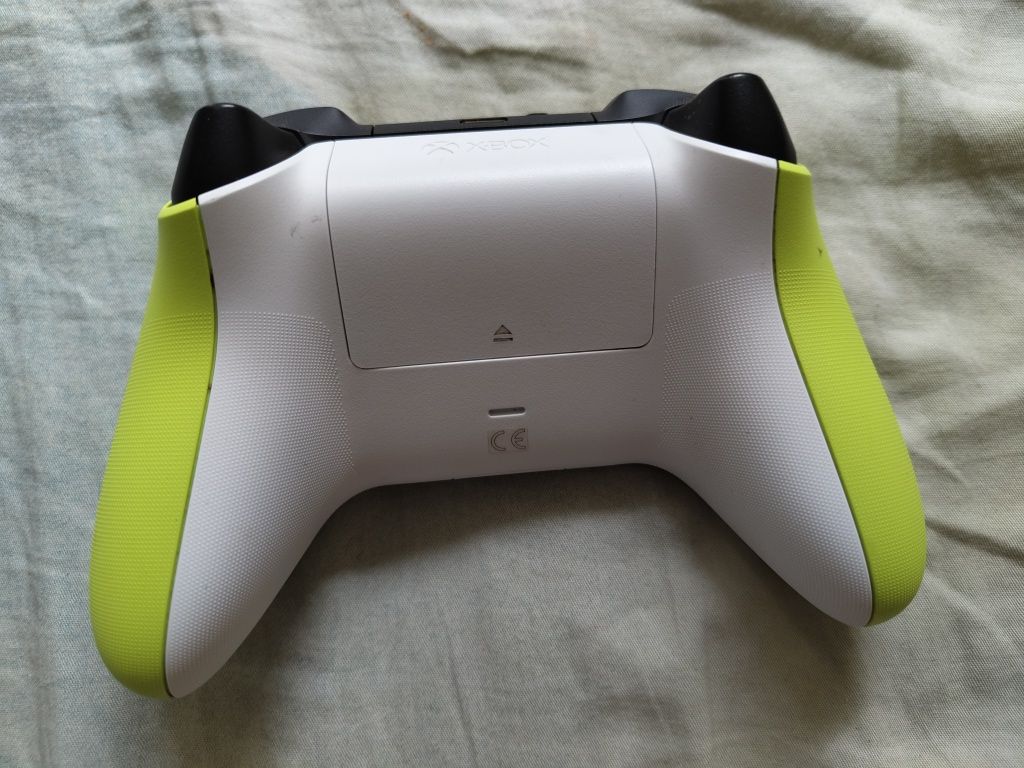 Pad Xbox series x/s electric volt