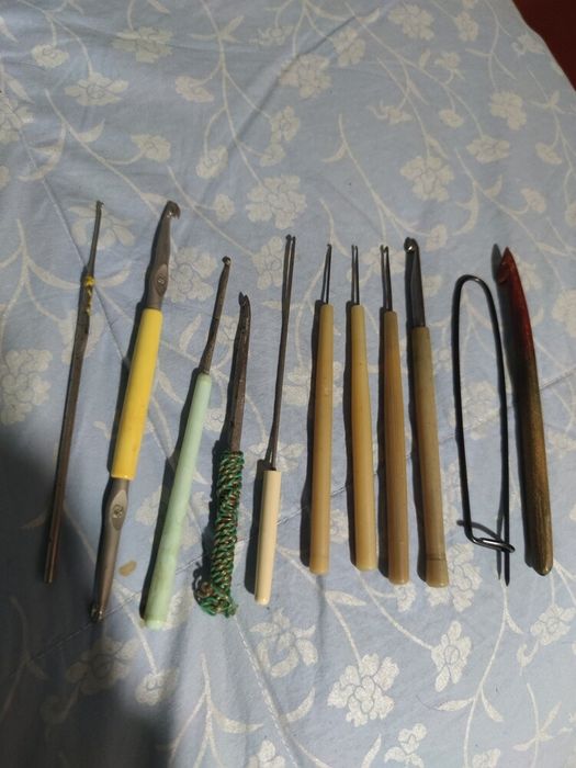 Крючки для вязания разные