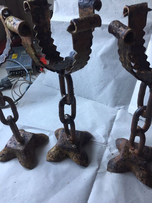 Muito antigos castiçais feitos manual