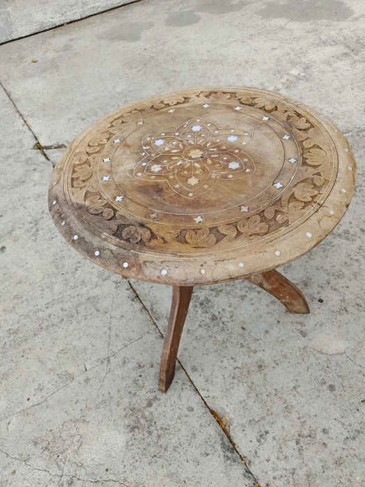 stary stolik inkrustowany,składany,unikat