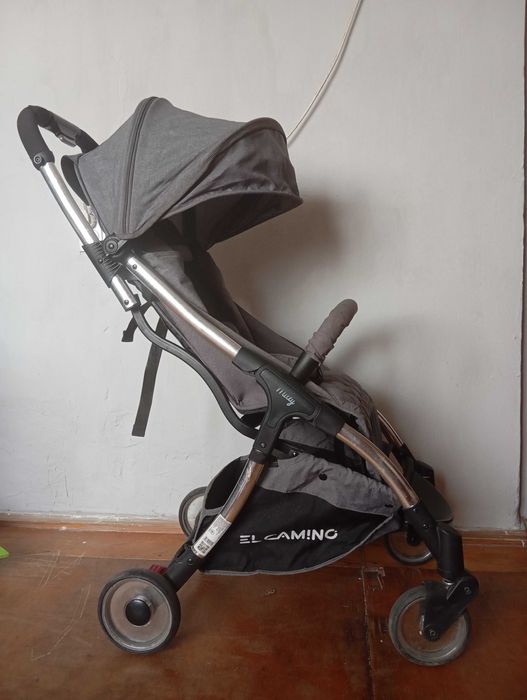 Прогулянкова коляска