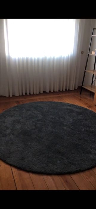 Tapete redondo cinzento