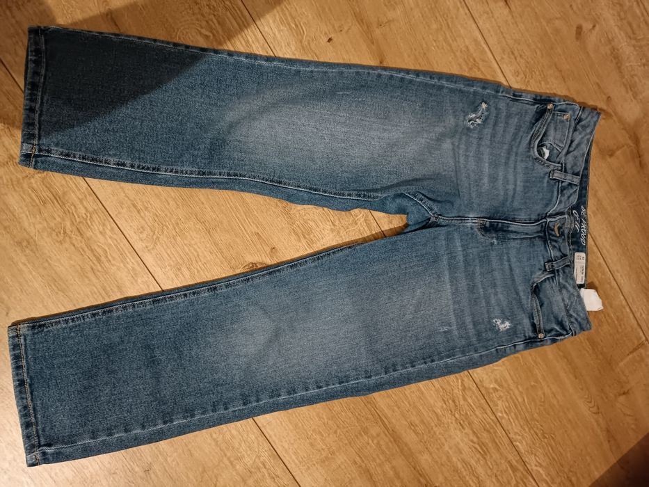 Damskie jeansy o prostym kroju