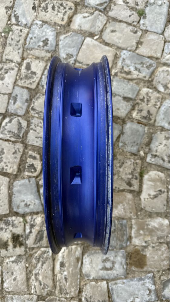 Roda yamaha mt 07