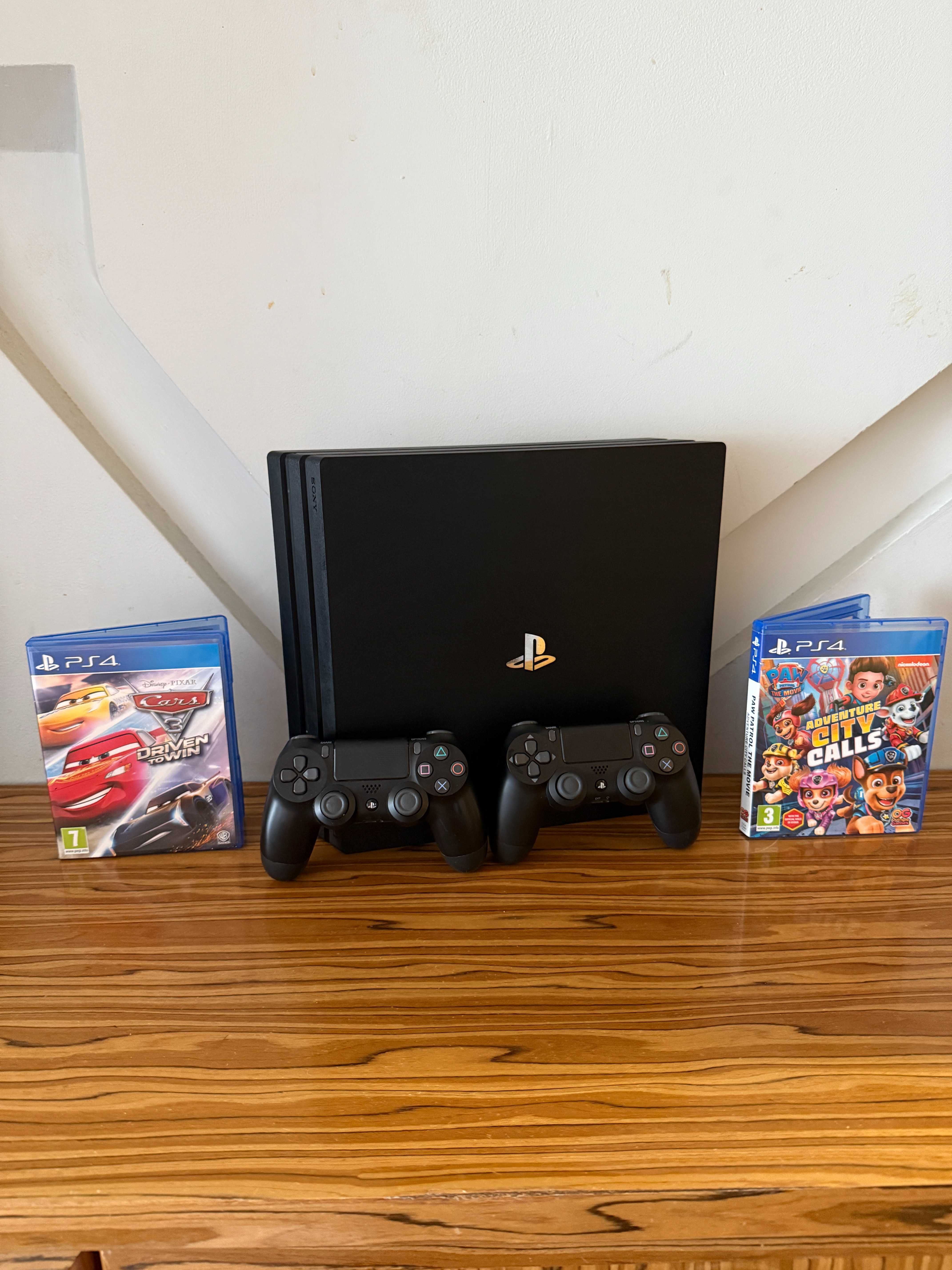 [PS4] Konsola PlayStation 4 Pro 1TB + 2 Pady + 2 Gry