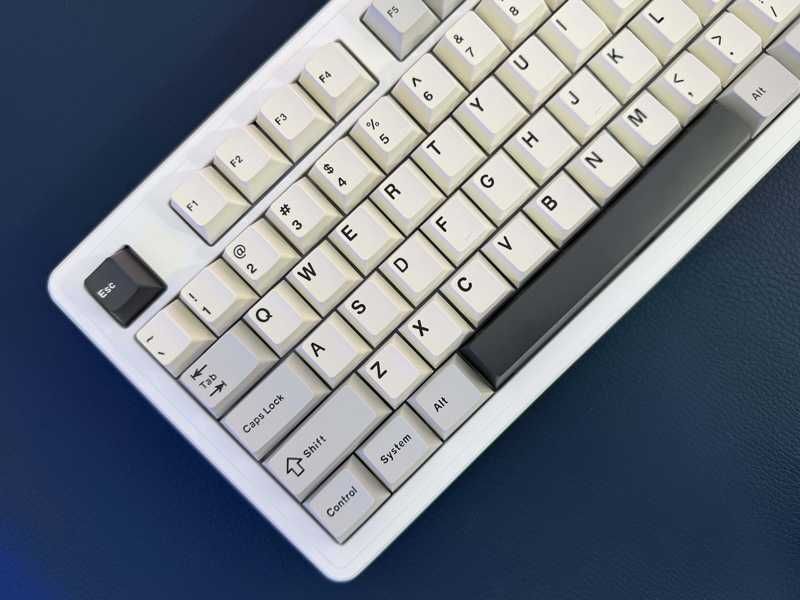 Механічна бездротова клавіатура YUNZII - YZ87 Milk Switch rgb Hotswap