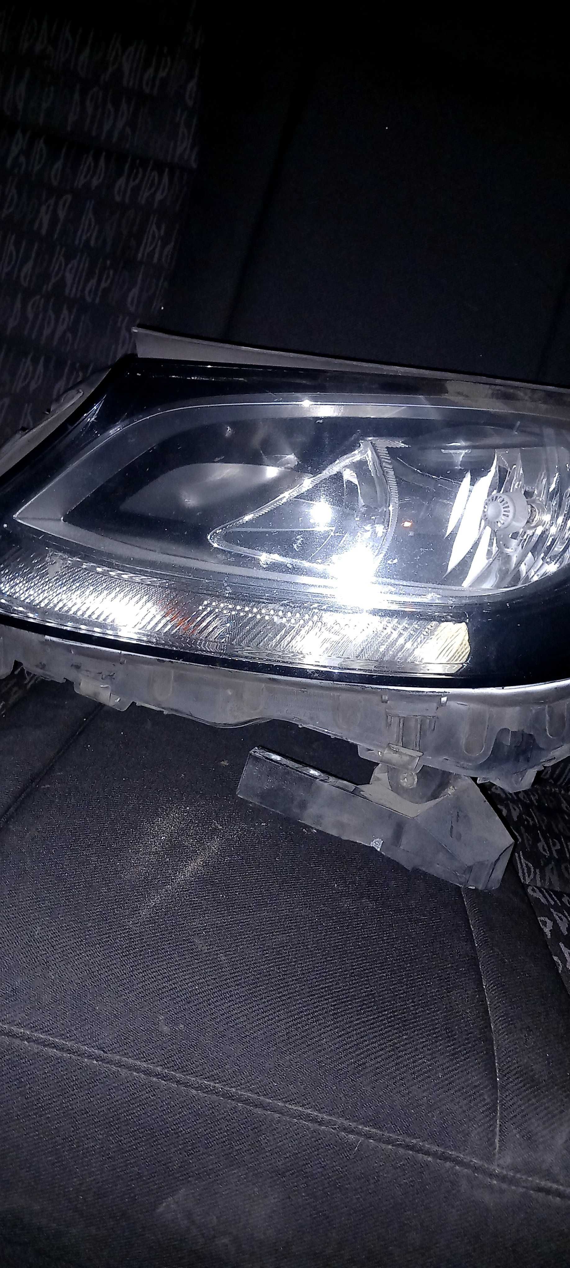 Farol Mercedes classe C200