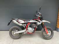 SWM SM500R supermoto, pełna moc