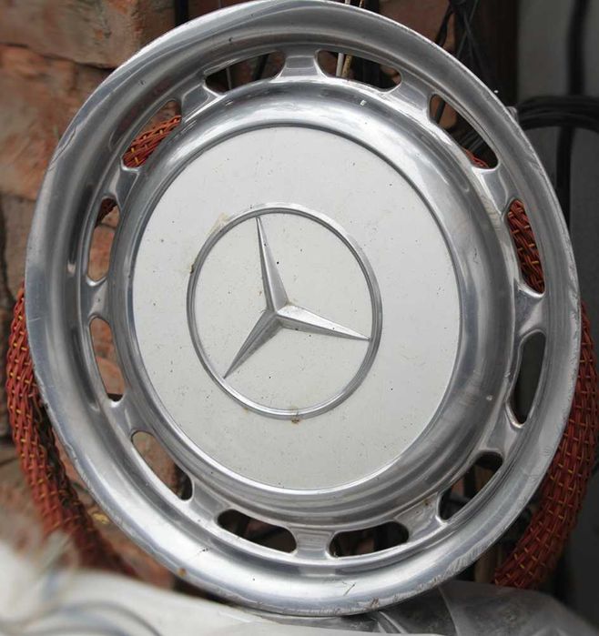 Ковпаки Mercedes 123 . б.у.