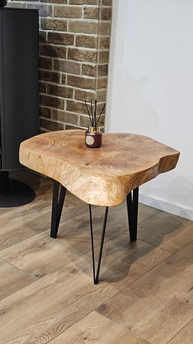 Stolik  kawowy ,  handmade  ,   drewno  naturalne .
