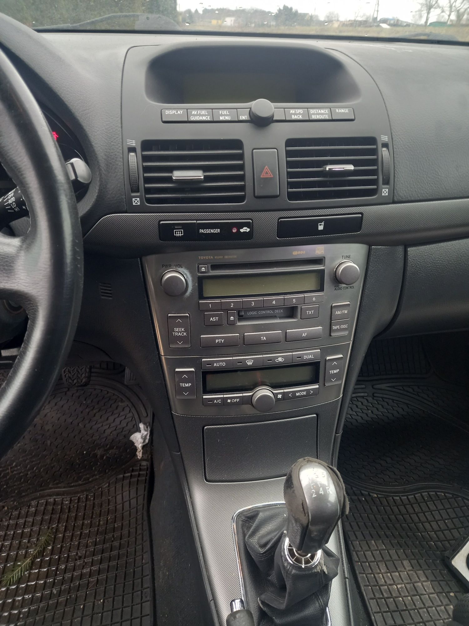 Radio Toyota Avensis T25