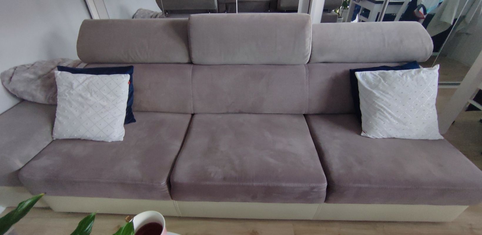 Szeroka sofa nierozkladana