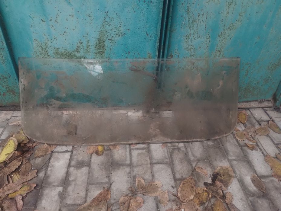 Лобовое стекло Москвич переднее и заднее