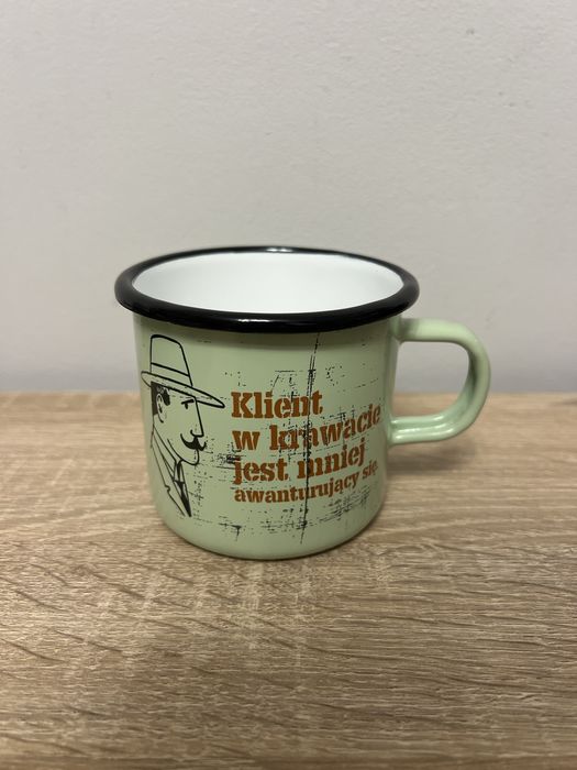 Metalowy kubek z napisem