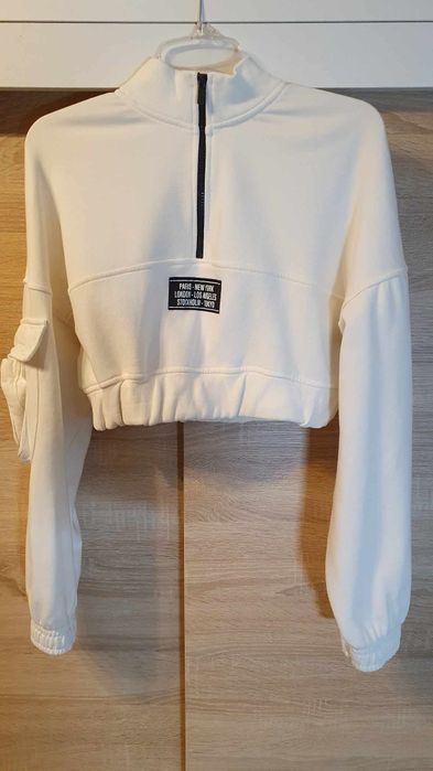 Bluza damska dresowa krótka Bershka rozmiar M/38 w kolorze ecru