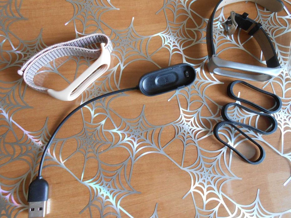 продам Фитнес-браслет Xiaomi Mi Band 4