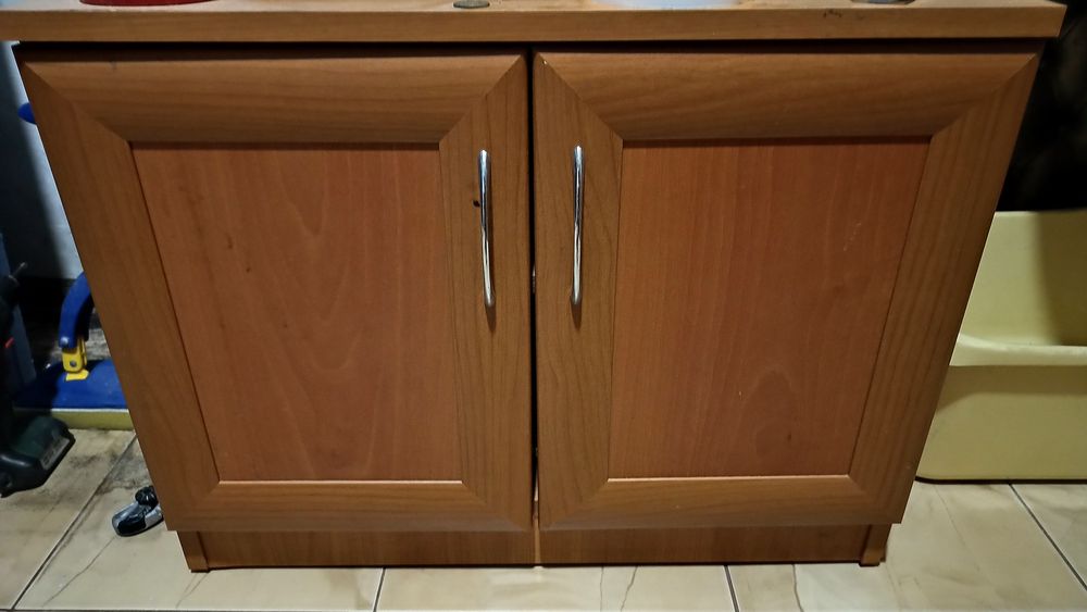 Шкаф з тумбочкой в вітальню