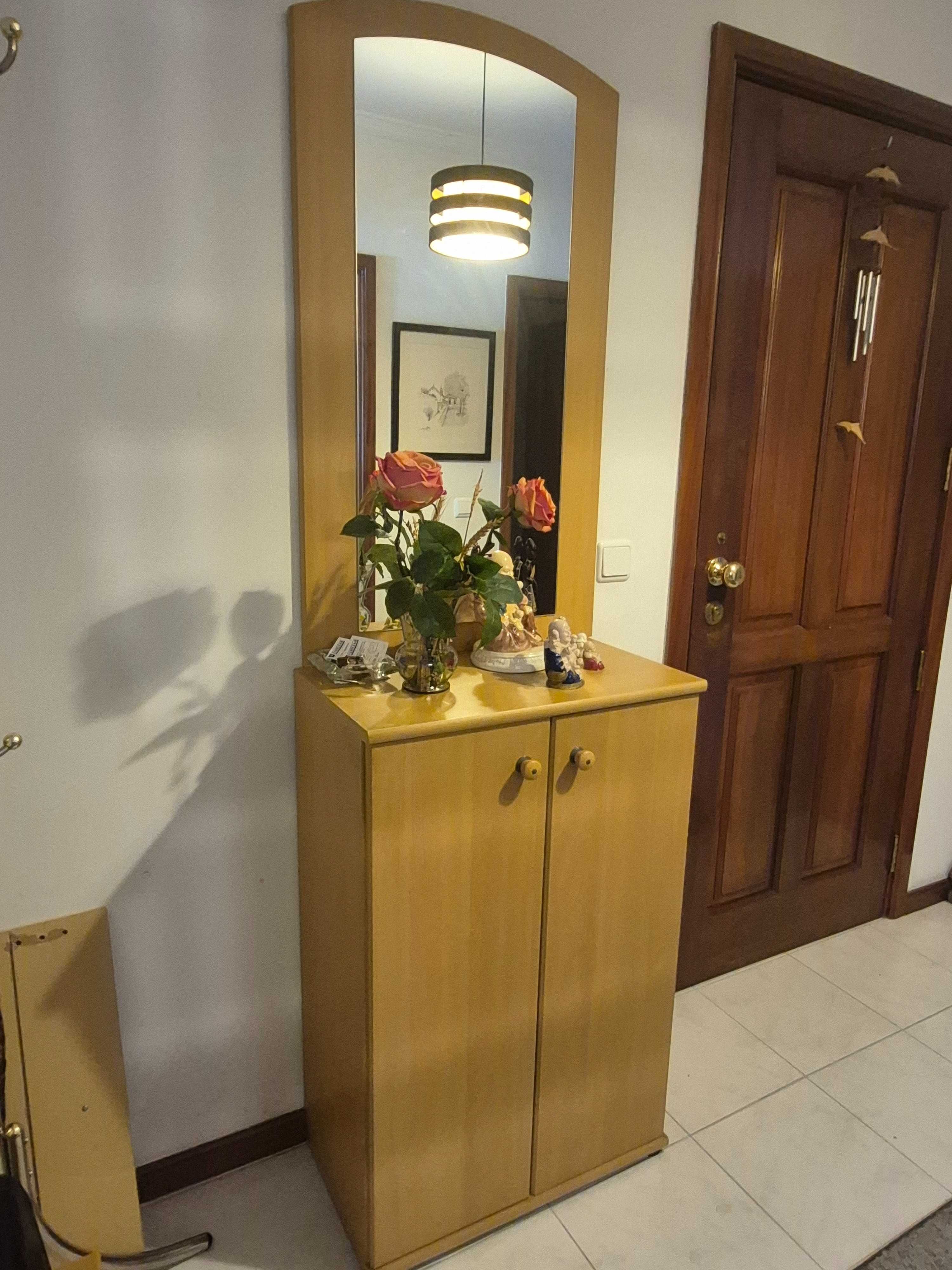Armário hall de entrada com espelho - 50€