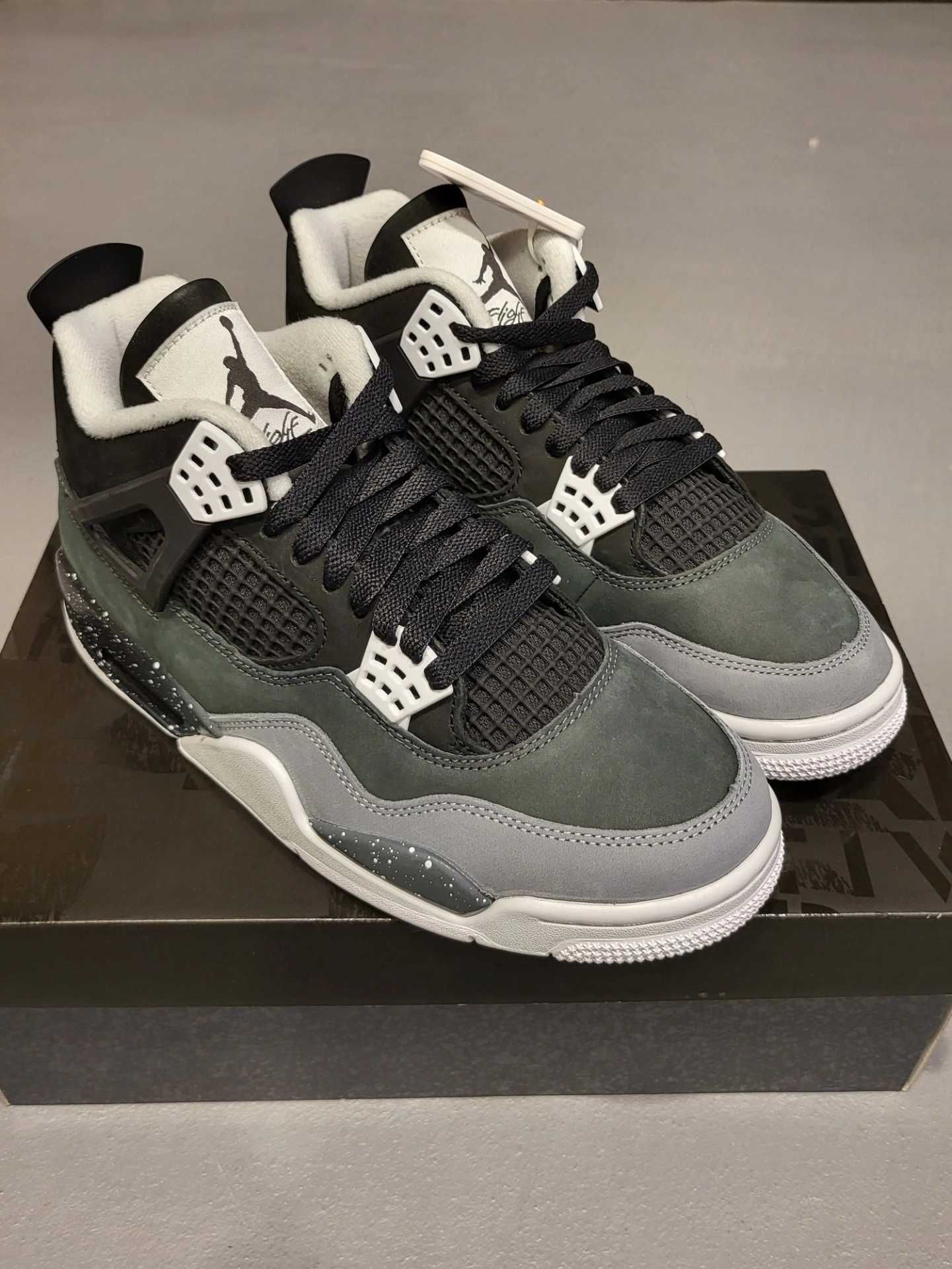 Buty Jordan4 Air Retro Fear nowy z metką R.45
