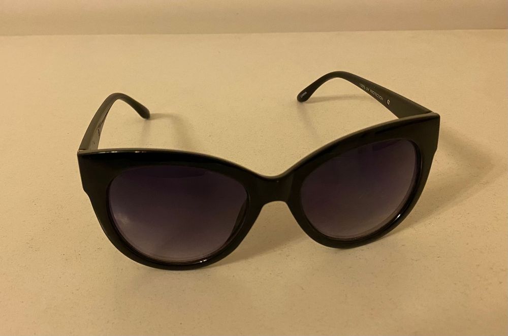 Жіночі сонячні окуляри