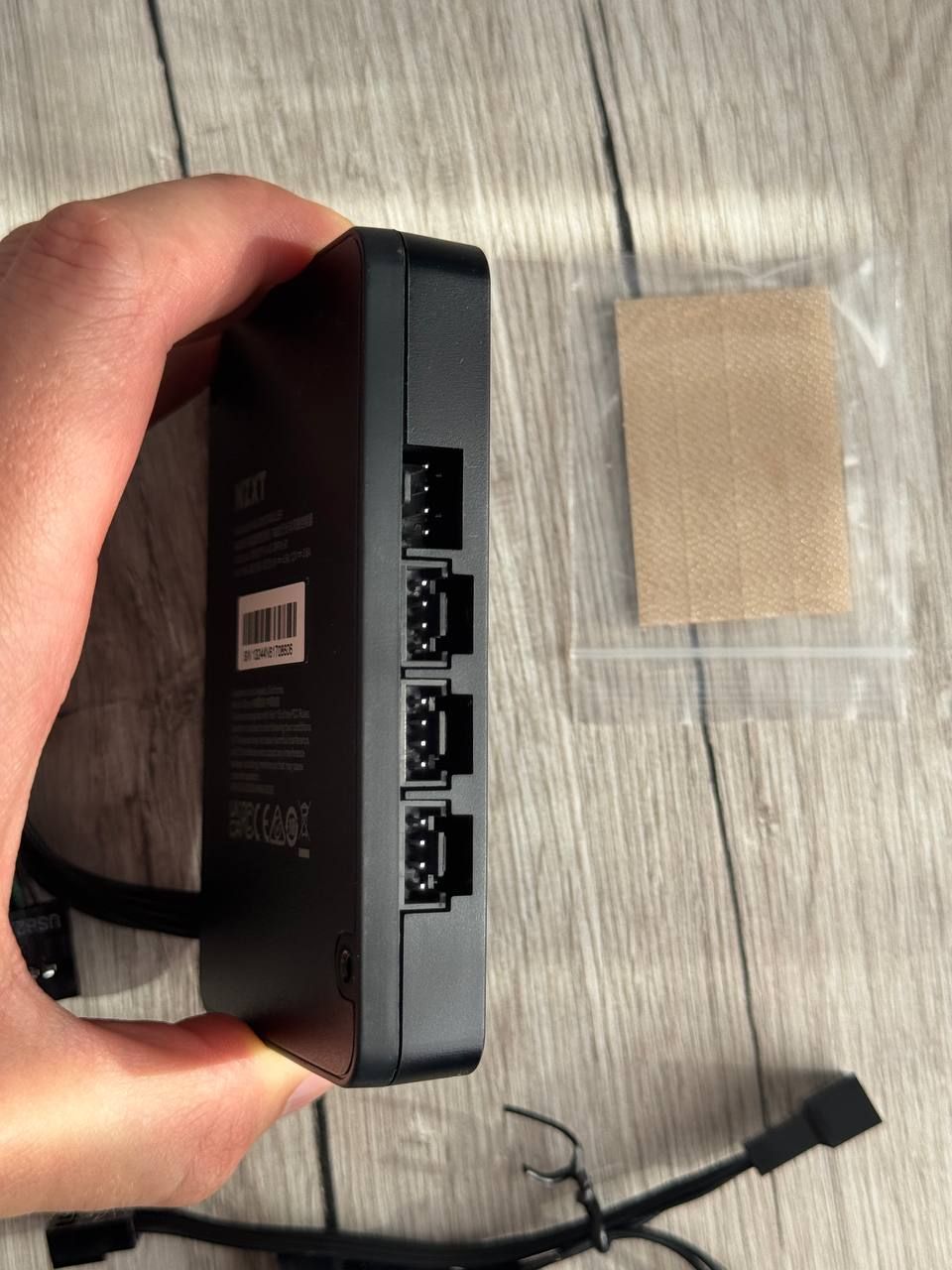 Контролер NZXT RGB & Fan Controller (AC-CRFR0-B1)