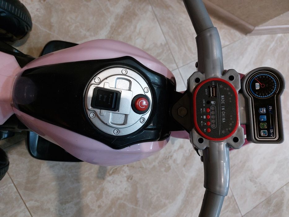 Дитячий електоро мотоцикл.