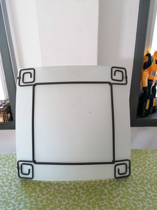 Vendo Prato decorativo muito bonito como novo