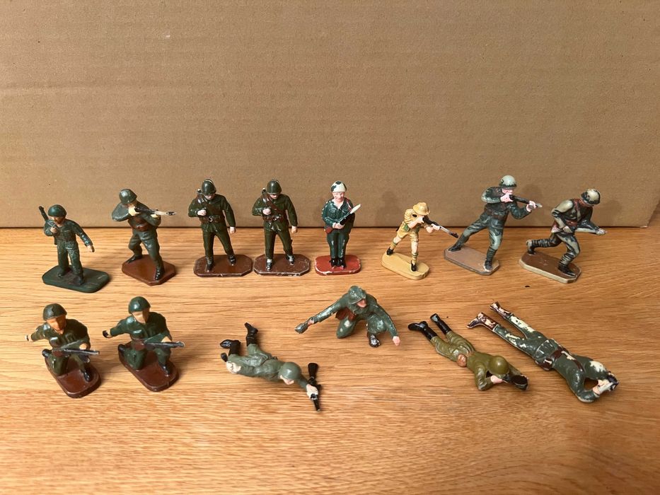 Żołnierze - różne serie mix - żołnierzyki plastikowe, figurki , PRL