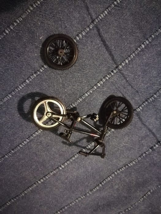 Rampa DC com BMX em bom estado!