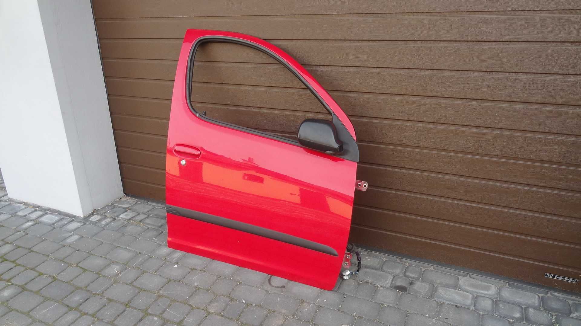 Toyota yaris verso 99-05 drzwi przód prawe kompletne  kol 3P0