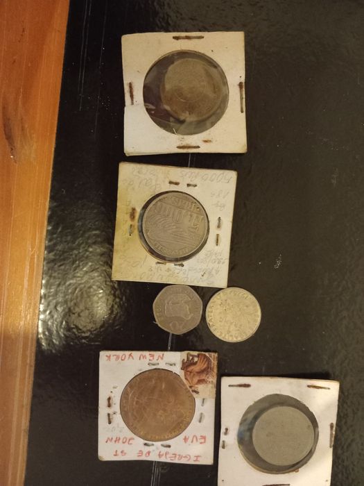 Moedas antigas maioria portuguesas