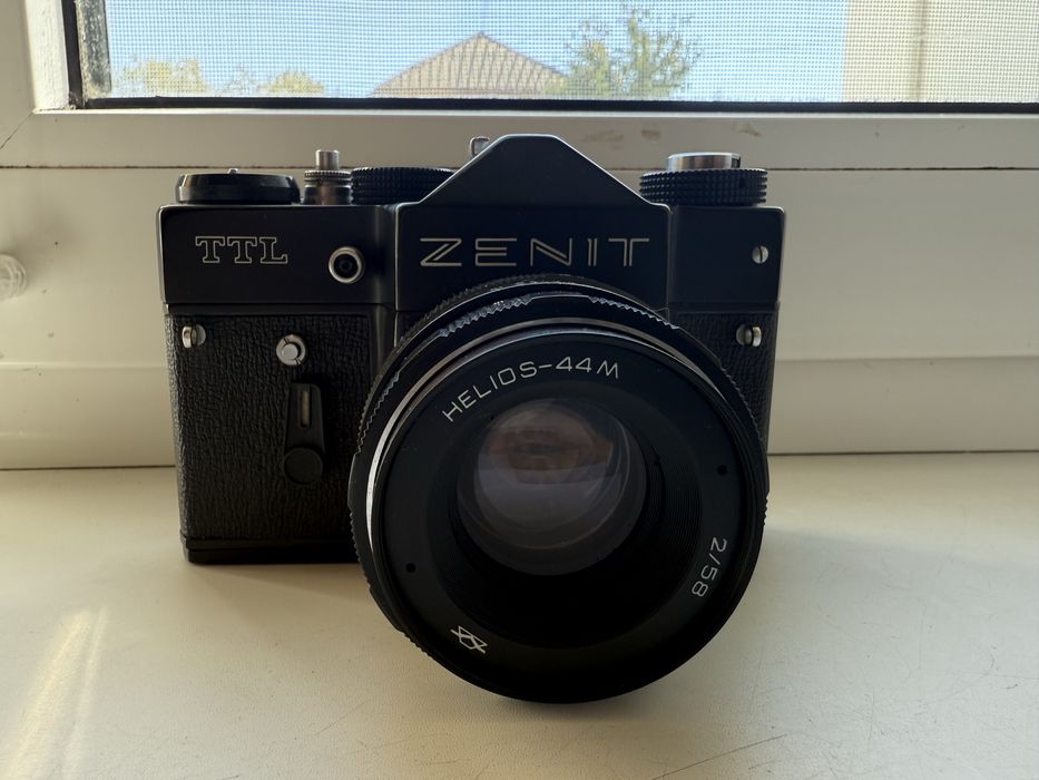 Фотоапарат zenit TTL з обʼєктивом  Helios 44m