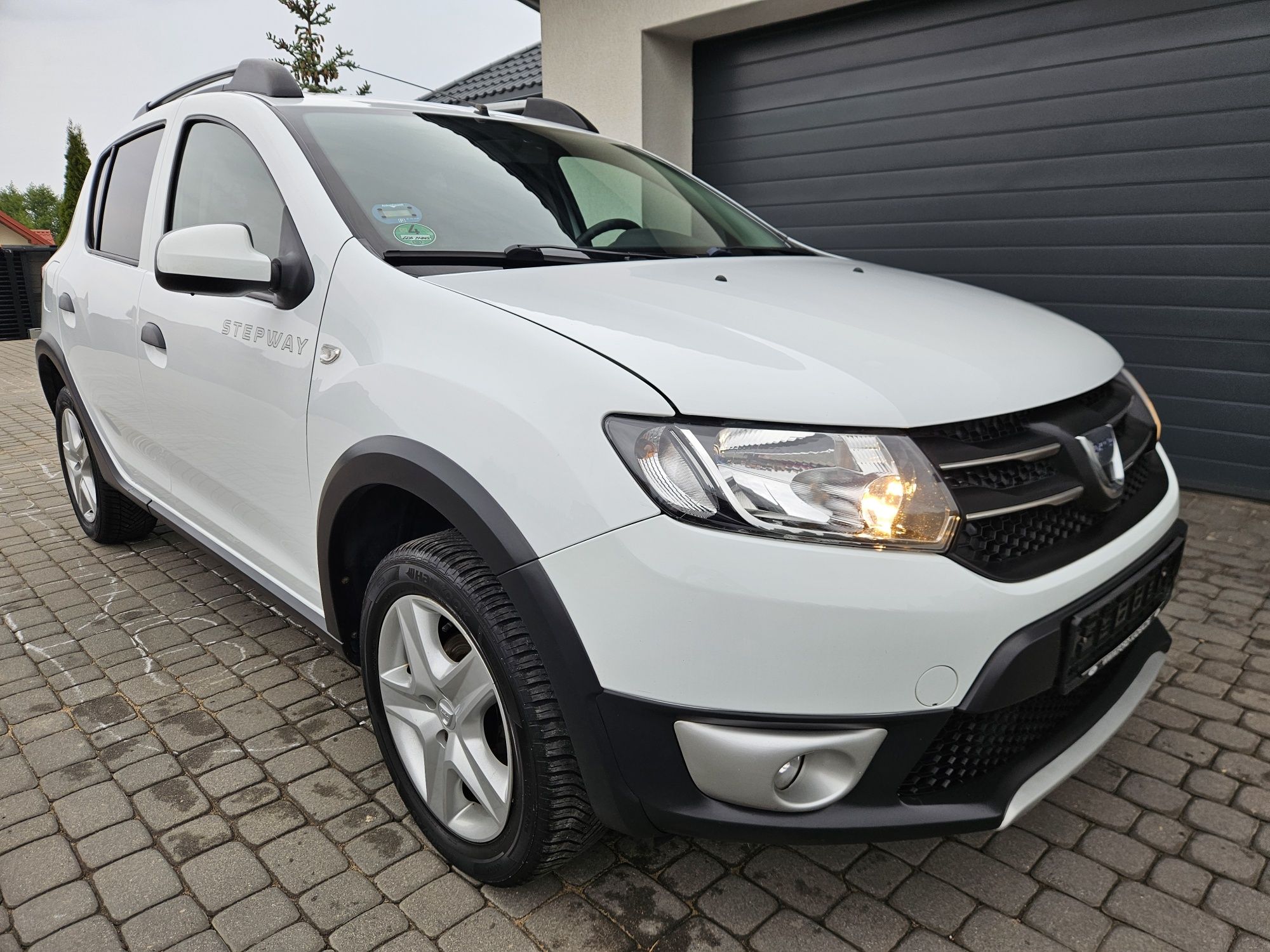 Sandero Stepway 2015r LIFT,kamera, Nawigacja GPS z Niemiec
