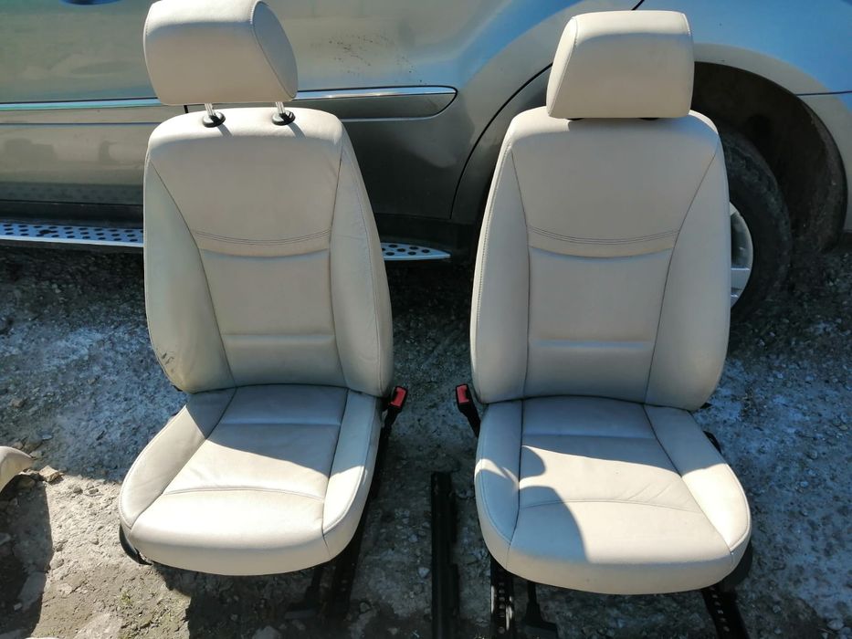 Wnętrze fotele BMW E90 kremowe beżowe Komplet