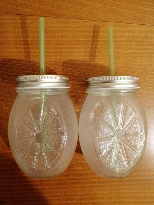Słoiki ze słomką