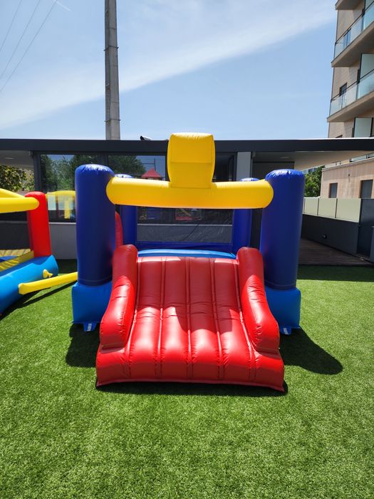 Alugamos insuflável pula pula para festas aniversário batizados