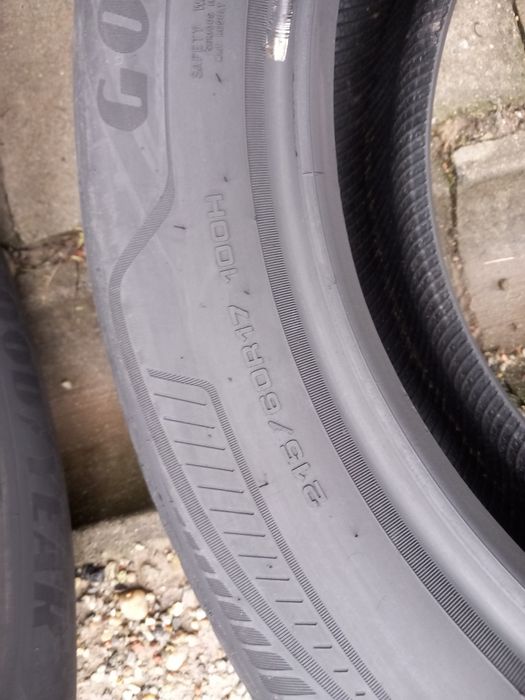 2x Opony Używane Całoroczne 215/60R17 Goodyear