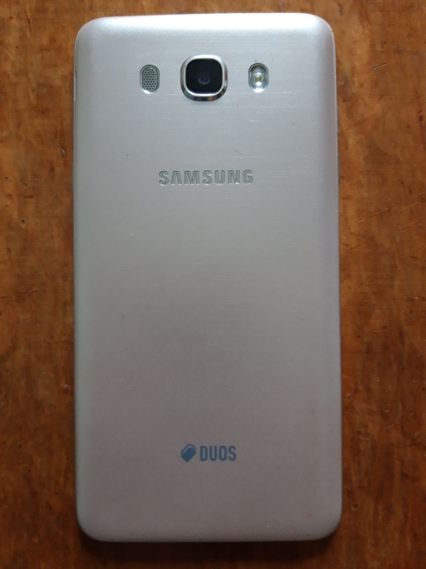 Samsung J710 в відмінному стані