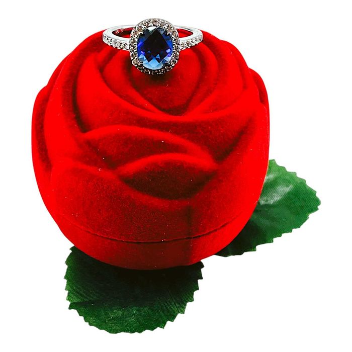 Przepiękny srebrny pierścionek z niebieskim oczkiem 3,30 925 R.18