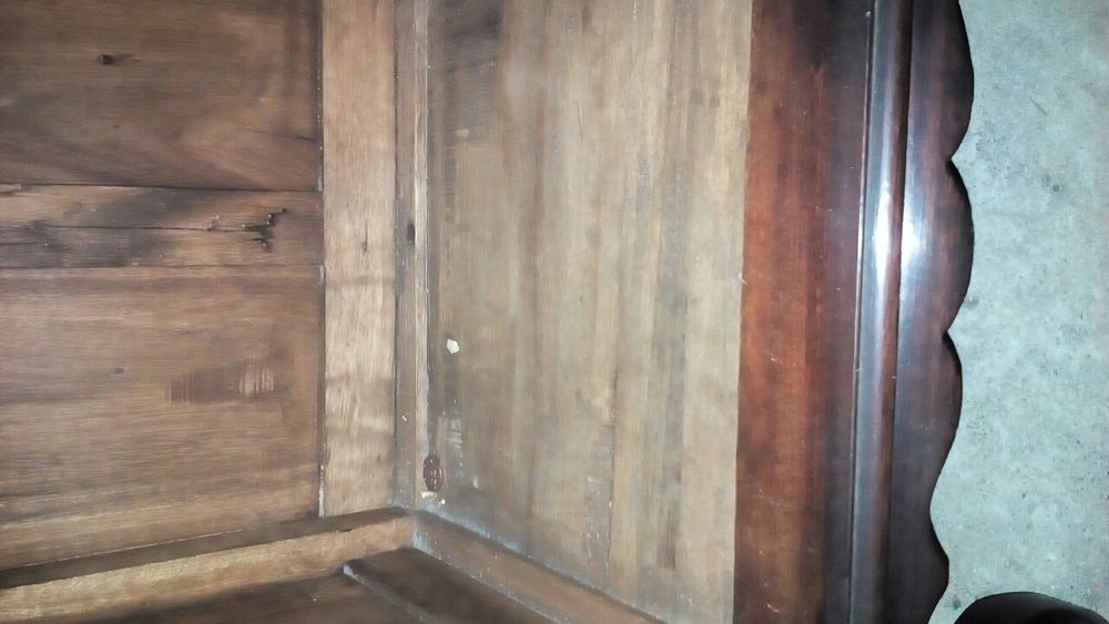 Cama e mesas de cabeceiras