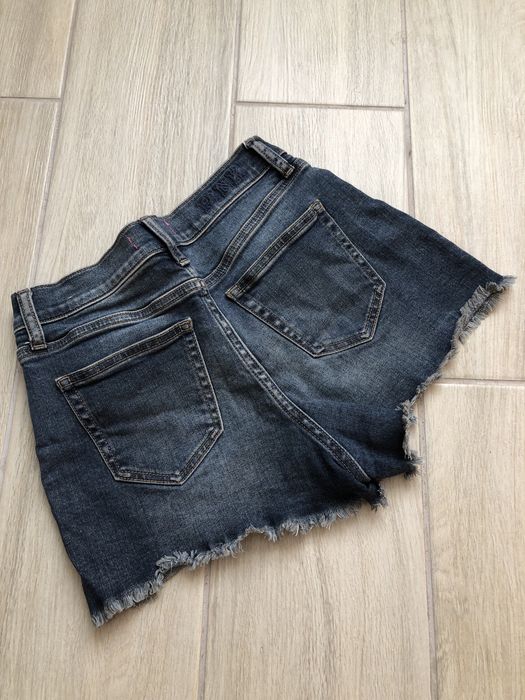 Шорти та джинси