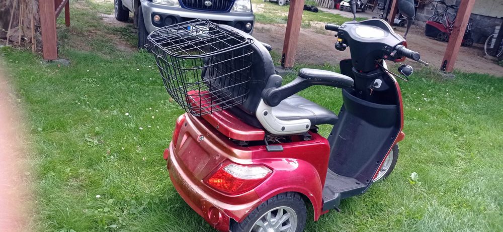 Trójkołowy skuter elektryczny inwalidzki , pojazd dla seniora