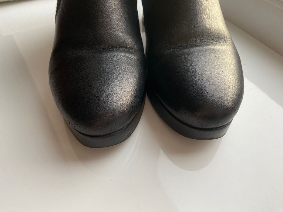 Шкіряні ботильони